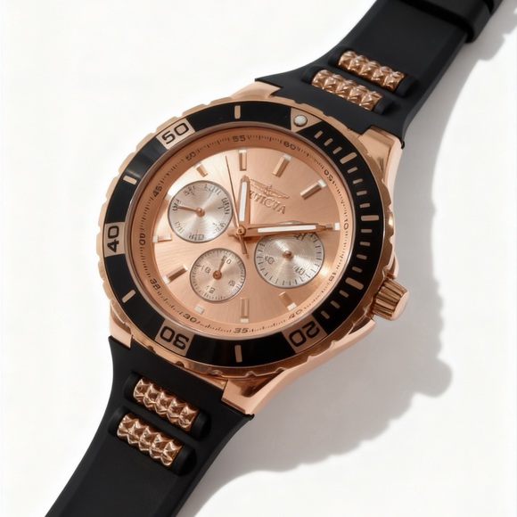 Invicta Aviator Black and Gold Tone Watch - 100M - Picture 4 of 8